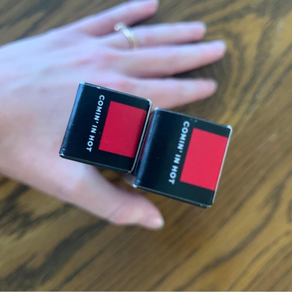 Bundle - Jaclyn Hill liquid lip and lip liner.